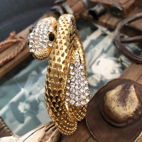 💥LAST ONE💥Gold Snake Bangle - Picture 5 of 7